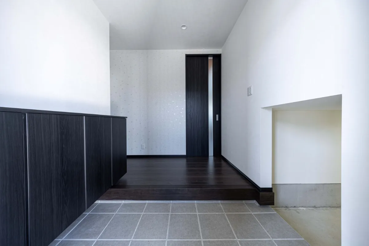 シンプルで洗練された玄関ホール